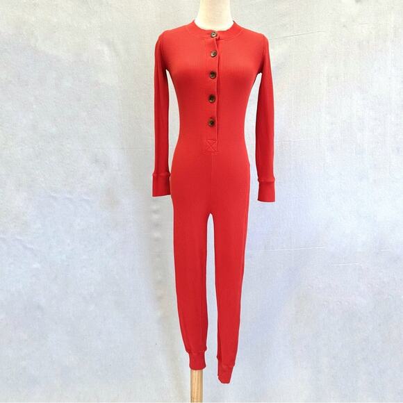 Everlane waffle knit henley onesie button up jumpsuit in currant size XXS - Picture 1 of 16